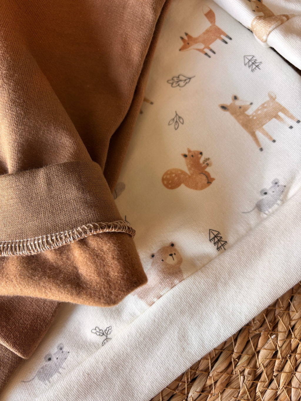 CONJUNTO SUDADERA Y PANTALÓN BOSQUE