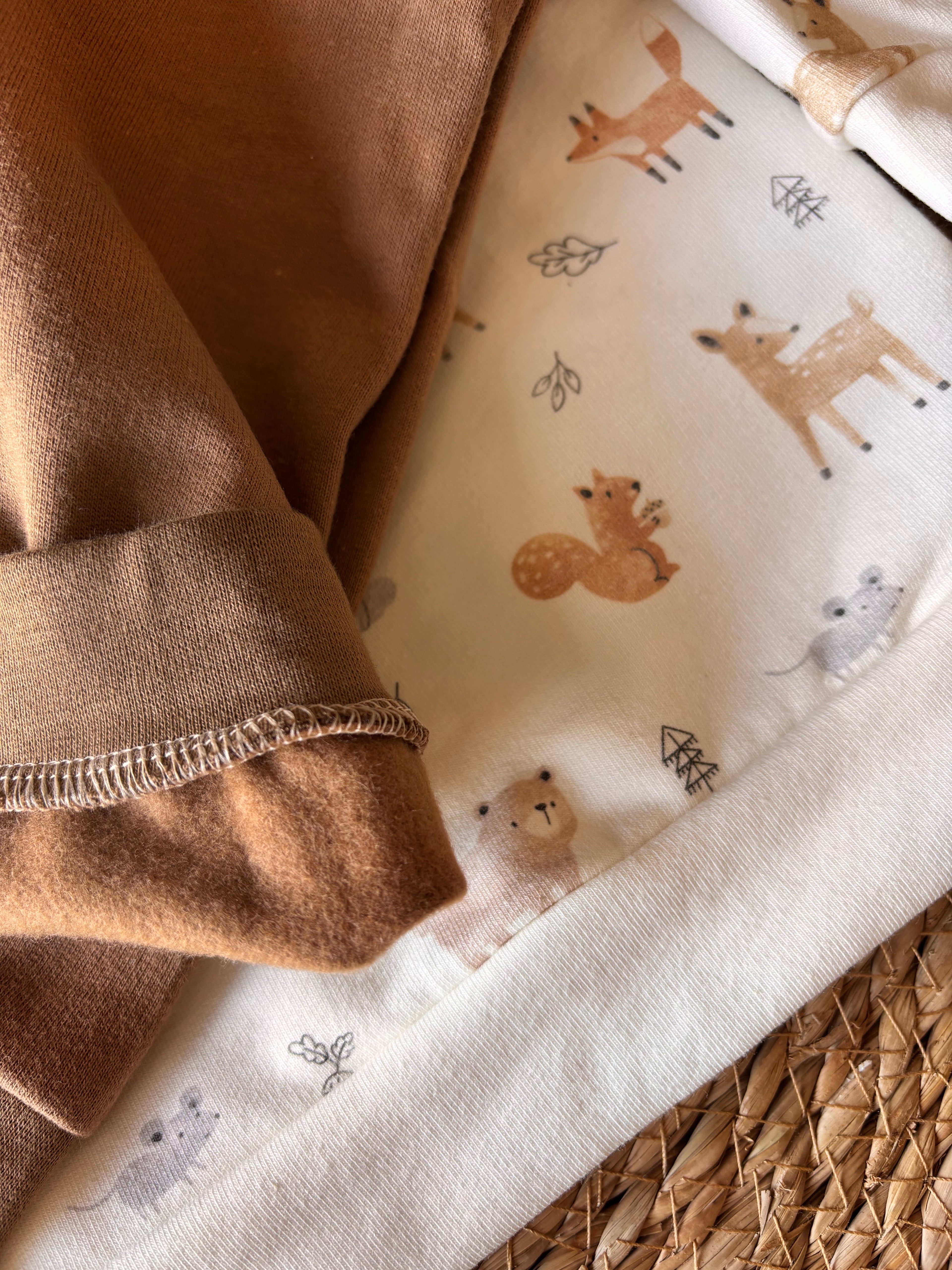 CONJUNTO SUDADERA Y PANTALÓN BOSQUE