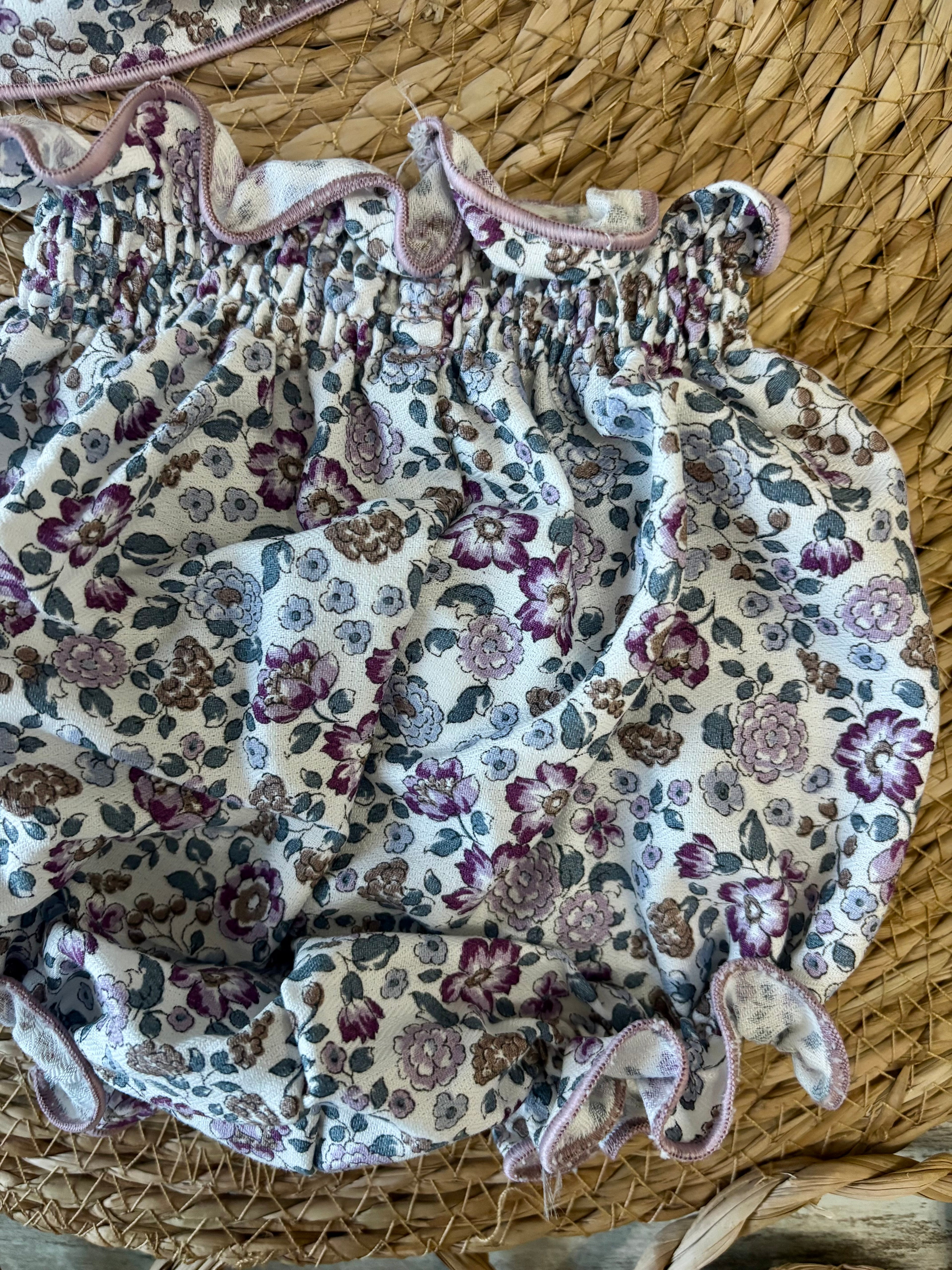 CONJUNTO DE CUBRE PAÑAL Y CUELLO