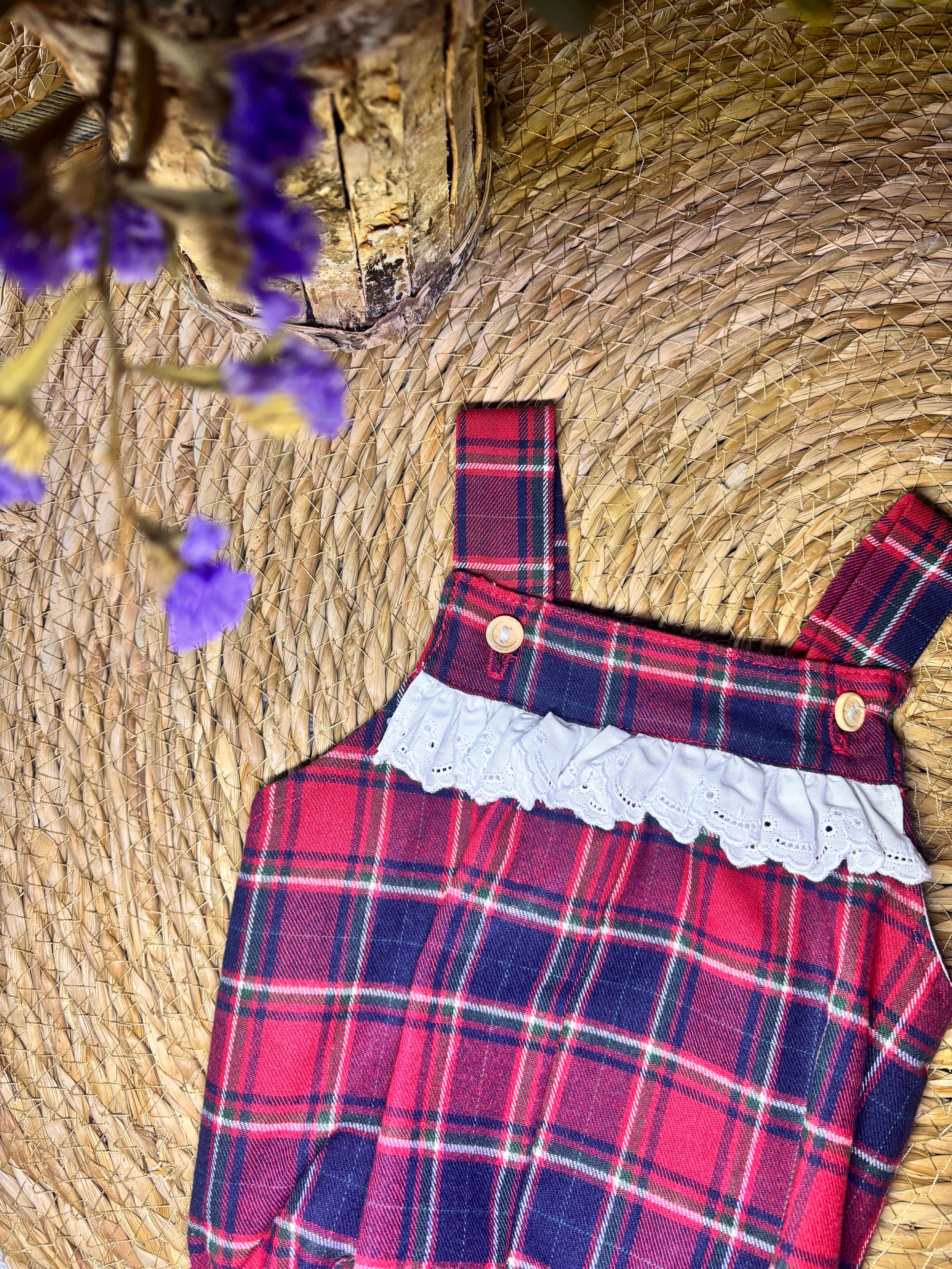 PETO CUADROS ABULLONADO CON PUNTILLA