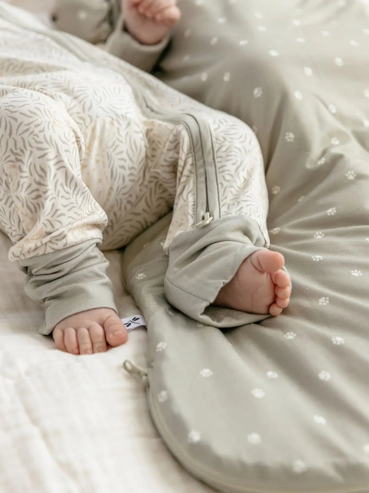 PIJAMA DE BAMBÚ CON CREMALLERA BABY LION