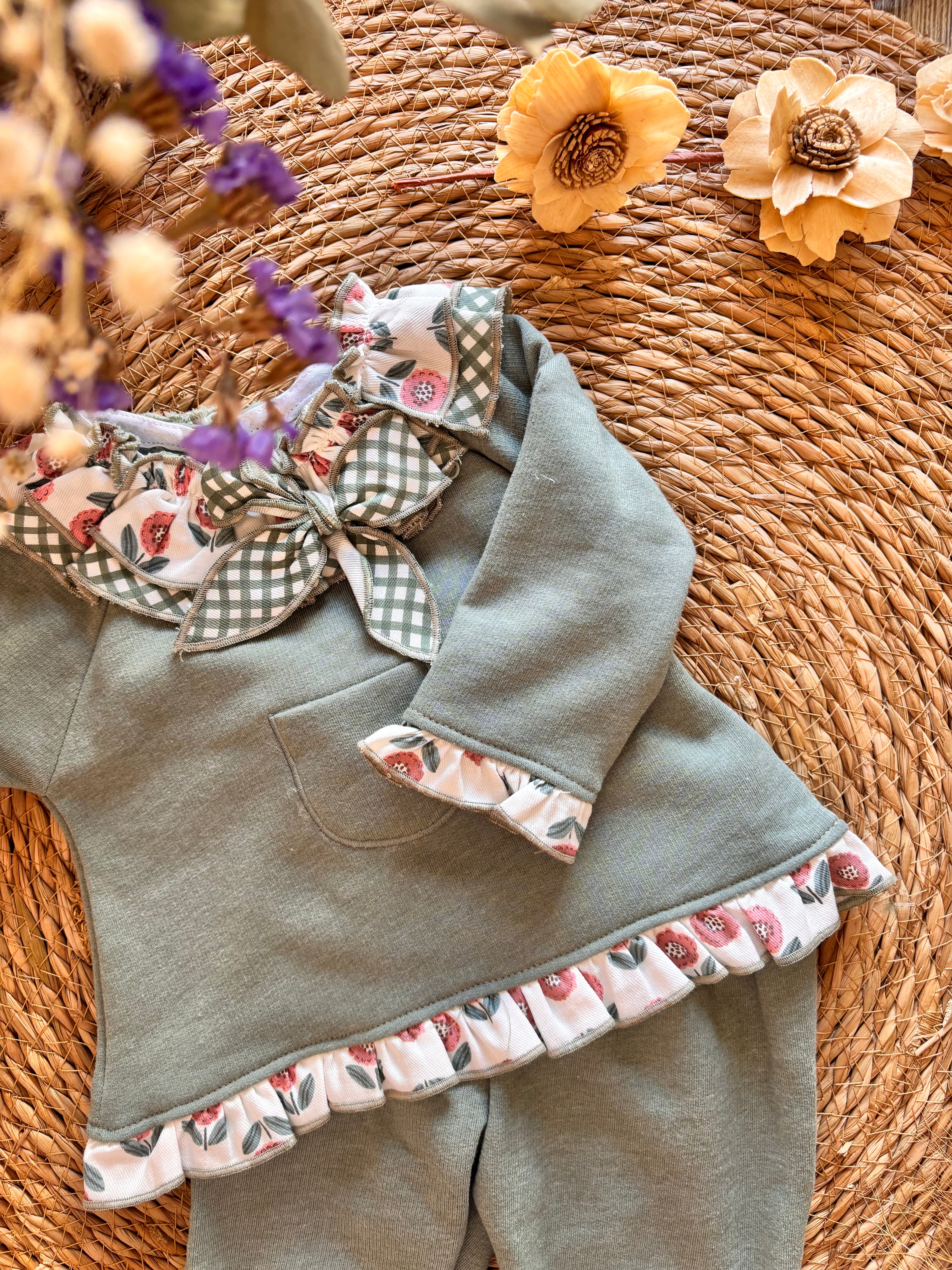 CHANDAL NIÑA OLIVO