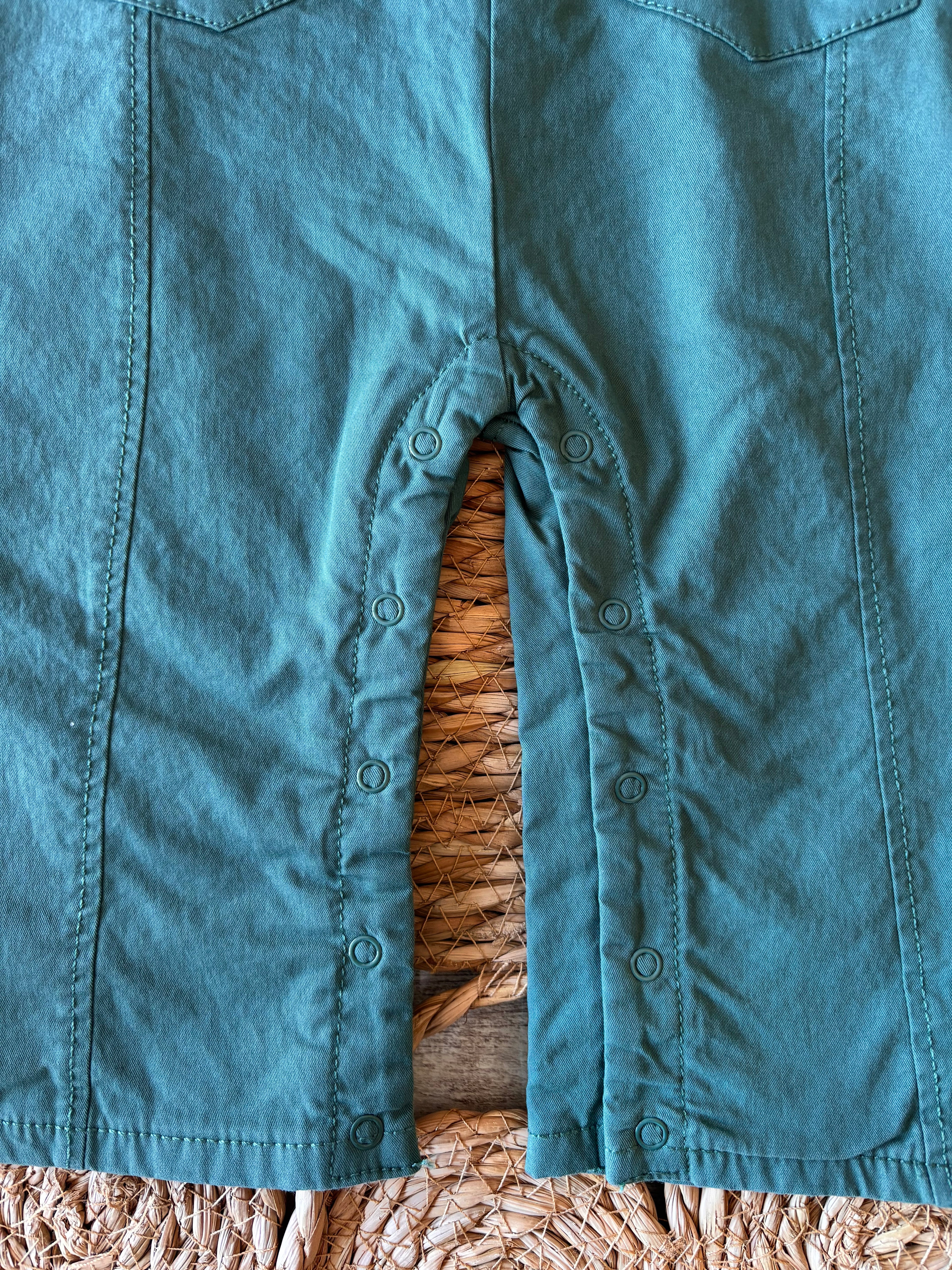 PETO Y CAMISETA DINOS