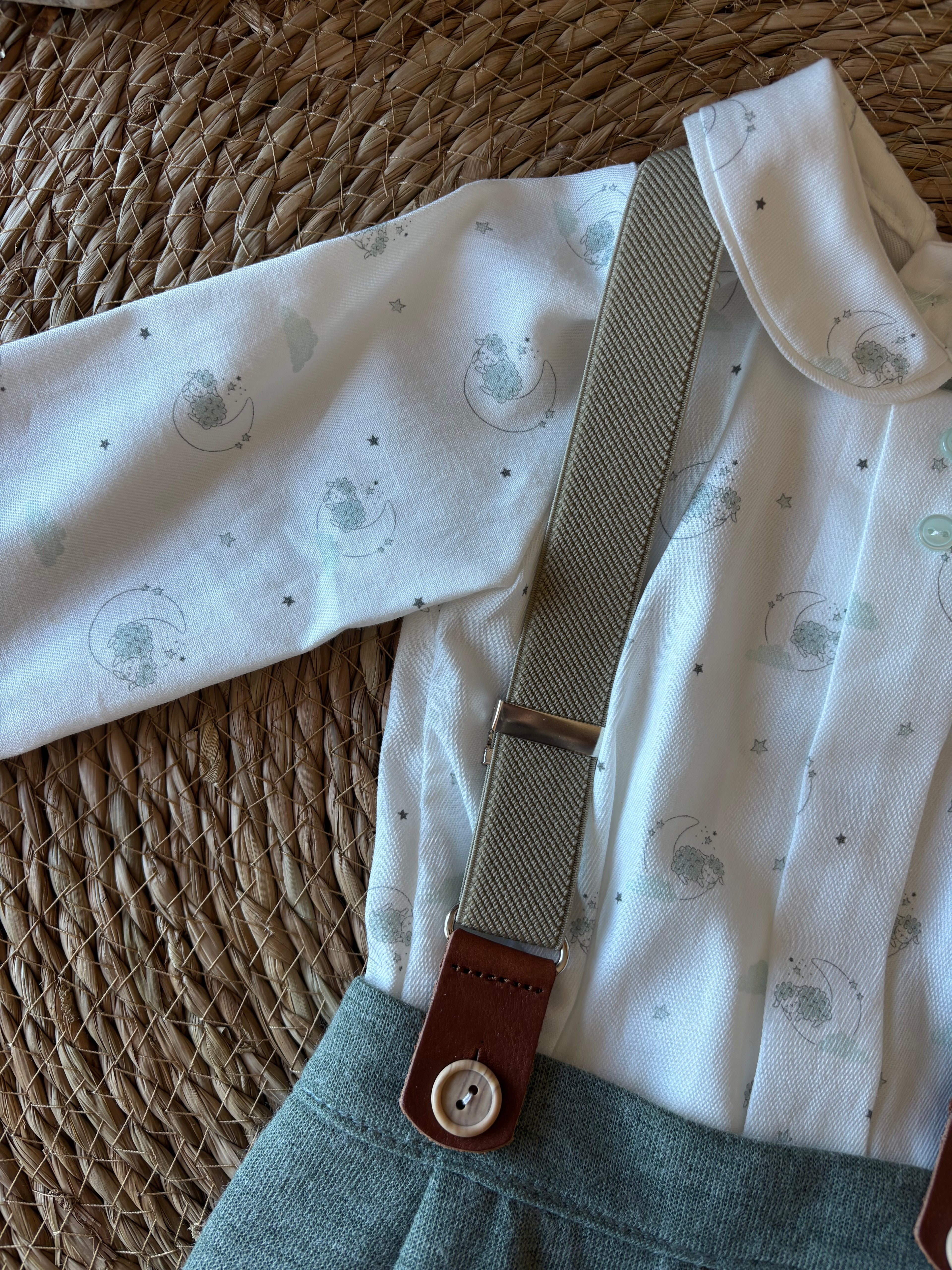 PANTALON CON CAMISA Y TIRANTES LUNA